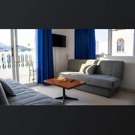 Aparthotel Atlantis 3*